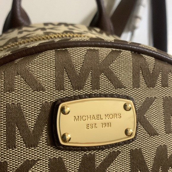 Negotiable. Authentic Michael Kors New Backpack In Beautiful Tan & Brown Color - Picture 4 of 7